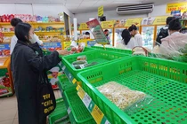 Siêu thị mini ở Đà Nẵng "cháy hàng" rau xanh.