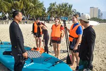 Hơn 1.500 người nhặt rác, lặn biển giải cứu san hô