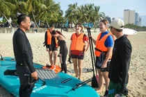 Hơn 1.500 người nhặt rác, lặn biển giải cứu san hô