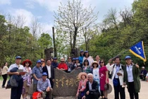 Giá vé bay nội địa tăng cao, khách Việt chuyển hướng tour ngoại ngắn ngày.