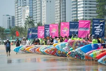 Hàng chục vận động viên bám đuổi gay cấn ở giải bơi biển và đua sup Đà Nẵng 2024