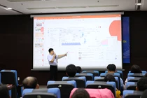 Sáng ngày 10/6, Sở TT&TT Đà Nẵng tổ chức tập huấn kỹ năng chuyển đổi số cho các cơ quan báo chí và Hướng dẫn sử dụng VnEID, các tiện ích số khác cho thanh niên.