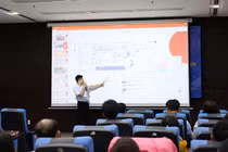 Sáng ngày 10/6, Sở TT&TT Đà Nẵng tổ chức tập huấn kỹ năng chuyển đổi số cho các cơ quan báo chí và Hướng dẫn sử dụng VnEID, các tiện ích số khác cho thanh niên.