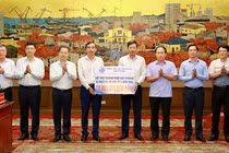 Thành ủy - HĐND - UBND - Ủy ban MTTQ Việt Nam TP Đà Nẵng hỗ trợ TP Hải Phòng 10 tỷ đồng khắc phục hậu quả cơn bão số 3. (Ảnh Thanh Nguyên)
