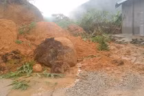 Sạt lở uy hiếp người dân miền núi tỉnh Quảng Nam