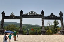 Linh vật Rồng ở lăng vua Khải Định