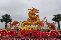 Linh vật rồng khu vực công viên trước UBND tỉnh Thừa Thiên Huế.