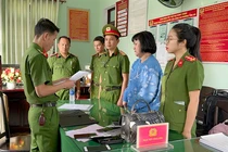 Cơ quan Công an tỉnh Quảng Nam tống đạt quyết định khởi tố vụ án hình sự, khởi tố bị can, lệnh tạm giam đối với bà Hoàng Thị Kim Châu-nguyên Tổng Giám đốc của Công ty CP Bách Đạt An.