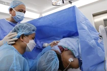 Em bé được thông van tim từ trong bào thai chào đời khỏe mạnh (ảnh BVCC)