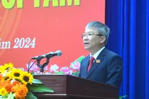 Ông Nguyễn Đức Dũng, Chủ tịch HĐND tỉnh Quảng Nam phát biểu khai mạc kỳ họp