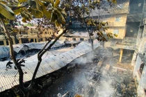 Hiện trường vụ hoả hoạn khiến 40 xe điện tại Trường Cao đẳng Điện lực miền Trung bị thiêu rụi.