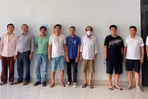 Các đối tượng trong đường dây cá độ bóng đá qua mạng (ảnh CATP)