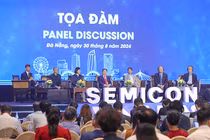 Các chuyên gia tham dự toạ đàm tại Hội nghị Xúc tiến đầu tư vi mạch bán dẫn Đà Nẵng trong khuôn khổ sự kiện Ngày Vi mạch bán dẫn Đà Nẵng năm 2024 diễn ra ngày 30/8