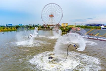 Đà Nẵng sẽ có show trình diễn nghệ thuật thể thao Jetski & Flyboards tại Da Nang Downtown. (ảnh Minh Trí)