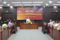 Bà Nguyễn Thu Phương, Phó Giám đốc Sở TT&TT TP Đà Nẵng, Trưởng Ban Tổ chức Giải báo chí “Tuyên truyền về chuyển đổi số TP Đà Nẵng” năm 2024 phát biểu tại Họp báo.