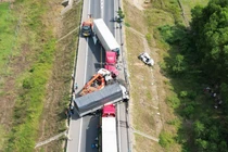 Hiện trường vụ tai nạn giao thông xảy ra ngày 18/2 trên tuyến cao tốc Cam Lộ - La Sơn.