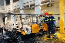 Lực lượng Cảnh sát đang nỗ lực chữa cháy