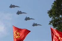 Chiêm ngưỡng những khoảnh khắc máy bay trình diễn ấn tượng trong đại lễ 30/4 do người dân ghi lại