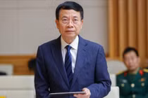 Ông Nguyễn Mạnh Hùng cho rằng mức đầu tư cho phòng thí nghiệm của các trường đại học cần tăng lên 10 lần so với con số 500 tỷ đồng/năm hiện nay.