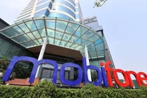 MobiFone là nhà mạng di động đầu tiên tại Việt Nam với slogan "Mọi lúc, mọi nơi".