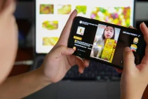 Người theo dõi TikTokShop có thể chat với nhân viên tư vấn ngay trong phiên live khi tìm được sản phẩm ưng ý.