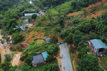 Vụ sạt lở trên Quốc lộ 2, vùi lấp nhiều phương tiện: Di dời khẩn cấp 46 hộ dân