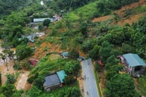 Vụ sạt lở trên Quốc lộ 2, vùi lấp nhiều phương tiện: Di dời khẩn cấp 46 hộ dân