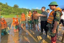 Tìm thấy 70 người lên núi lánh nạn bão lũ, sạt lở