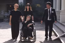 Cô Phúc nghẹn ngào đến tiễn biệt người học trò ưu tú.