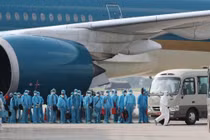 Vụ "chuyến bay giải cứu": Sếp dùng "ám hiệu" chia tiền hối lộ cho cấp dưới