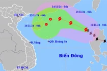 Bão số 8 - Toraji giật cấp 12 trên Biển Đông
