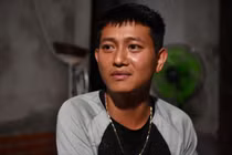 "Người hùng" kể lại lúc chèo thuyền giữa nước lũ cứu nạn nhân vụ sập cầu Phong Châu