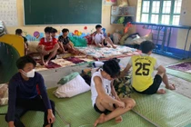 142 cô trò thoát nạn trước khi quả đồi sập xuống