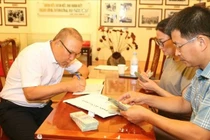 HLV Park Hang Seo tới Mặt trận Tổ quốc Việt Nam ủng hộ đồng bào bị bão lũ