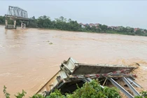 Thủ tướng chỉ đạo xây cầu Phong Châu mới kiên cố, an toàn trong điều kiện mưa lũ