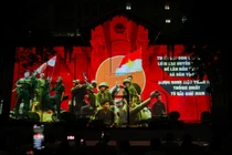 Hình ảnh 3D mapping sống động từ toà nhà 105 tuổi