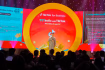 Ông Jason Song, Giám đốc Marketing mảng Doanh nghiệp vừa và nhỏ khu vực châu Á - Thái Bình Dương của TikTok nêu quan điểm sắm Tết trực tuyến đã trở thành thói quen mới.