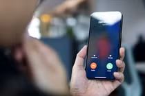 Nhiều doanh nghiệp phản ánh sóng điện thoại tại khu công nghệ cao Hoà Lạc quá yếu, thậm chí nhiều nơi không có sóng di động (Ảnh minh hoạ)