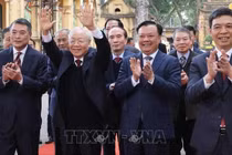 Tổng Bí thư Nguyễn Phú Trọng đến dâng hương tại Khu di tích Hoàng thành Thăng Long-Di sản văn hóa thế giới - Ảnh: TTXVN