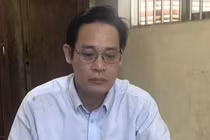 Thầy giáo Lê Trần Ngọc Sơn (ảnh báo Tuổi trẻ)