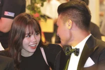 Huỳnh Anh và Quang Hải tại Gala trao giải Quả bóng vàng Việt Nam 2020