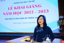 Q. Bộ trưởng Đào Hồng Lan chúc mừng thầy và trò Trường Đại học Y Hà Nội bước vào năm học mới