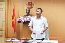 Thứ trưởng Bộ Y tế Đỗ Xuân Tuyên 