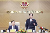 Chủ tịch Quốc hội Vương Đình Huệ phát biểu chỉ đạo. Ảnh: Doãn Tấn/TTXVN