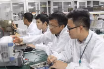 Các kỹ sư của Viettel đang nghiên cứu phát triển công nghệ mới (ảnh: Viện Nghiên cứu và Phát triển Viettel) 