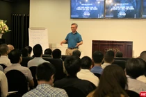 Một buổi thảo luận chuyên đề của CLB Cafe Số với diễn giả là Tiến sĩ Nguyễn Hữu Liêm (San Jose City College)