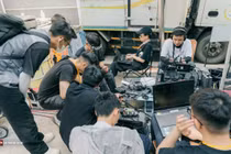 Từ flycam gắn trên gậy đến Siêu phim quốc gia A80: Chuyện phía sau những cảnh quay vạn người mê