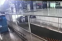 Anh Mạnh cứu cháu bé