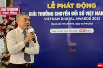 Ông Nguyễn Minh Hồng - Chủ tịch Hội Truyền thông số Việt Nam phát biểu khai mạc họp báo phát động Giải thưởng Chuyển đổi số 2021 tại TP.HCM sáng 1/4 (Ảnh: Hữu Vinh)