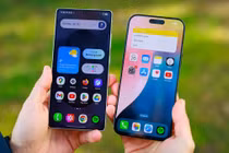 Galaxy S25 Ultra và iPhone 16 Pro Max. Ảnh: Phone Arena